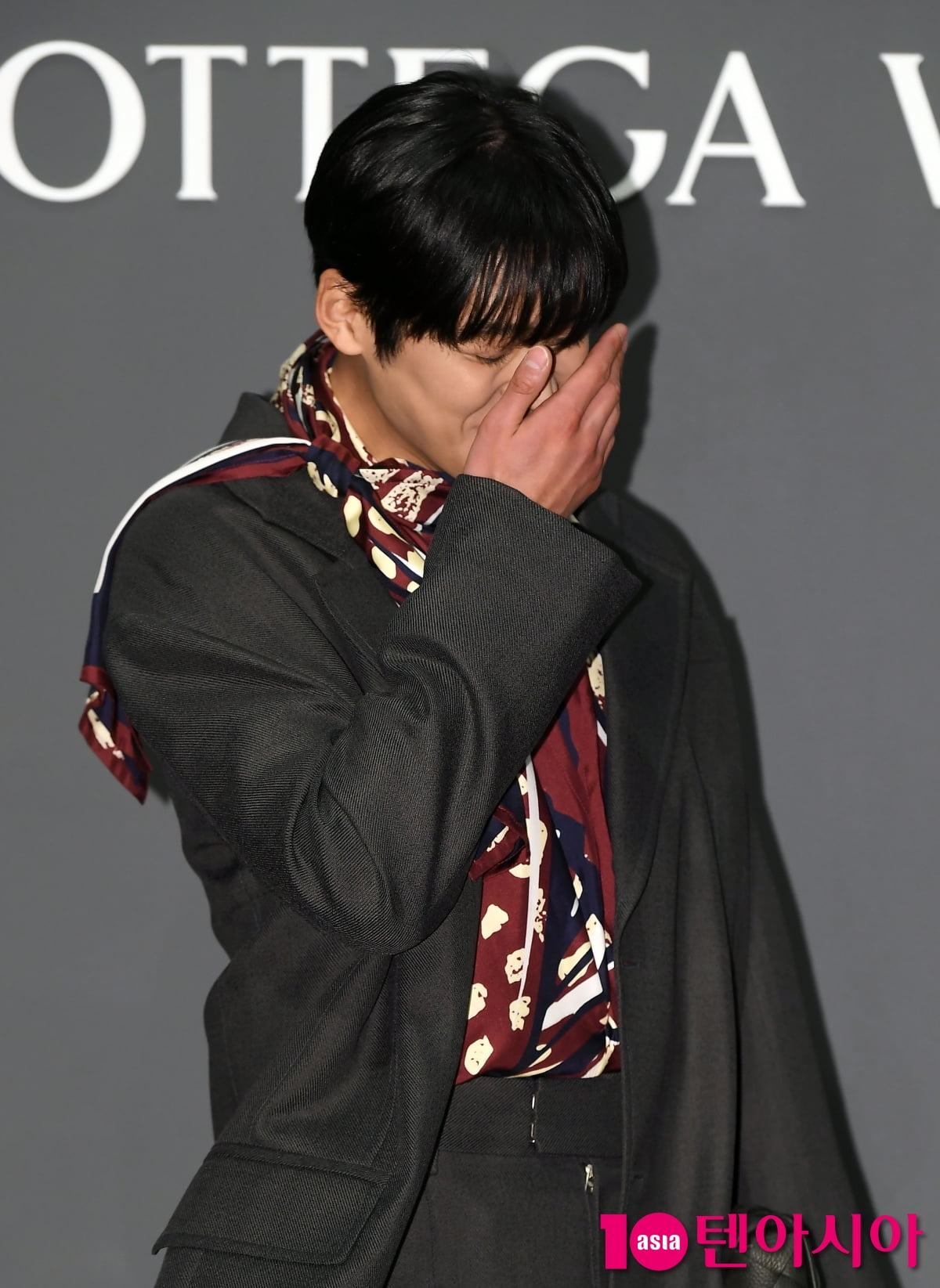 로운, 팬들 함성에 수줍은 귀여운 남자[TEN포토+]