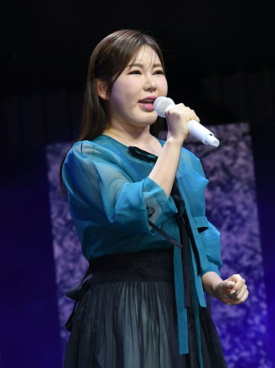 심수봉에 어렵게 받은 곡인데…송가인, SBS '돌싱포맨' 주제가 부를까