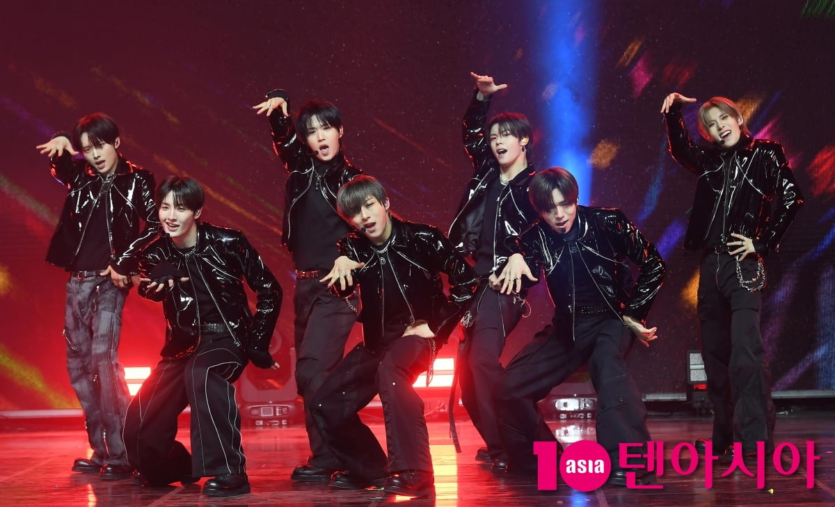 누에라, 첫 미니 앨범 'New is Now'으로 데뷔[TEN포토+]