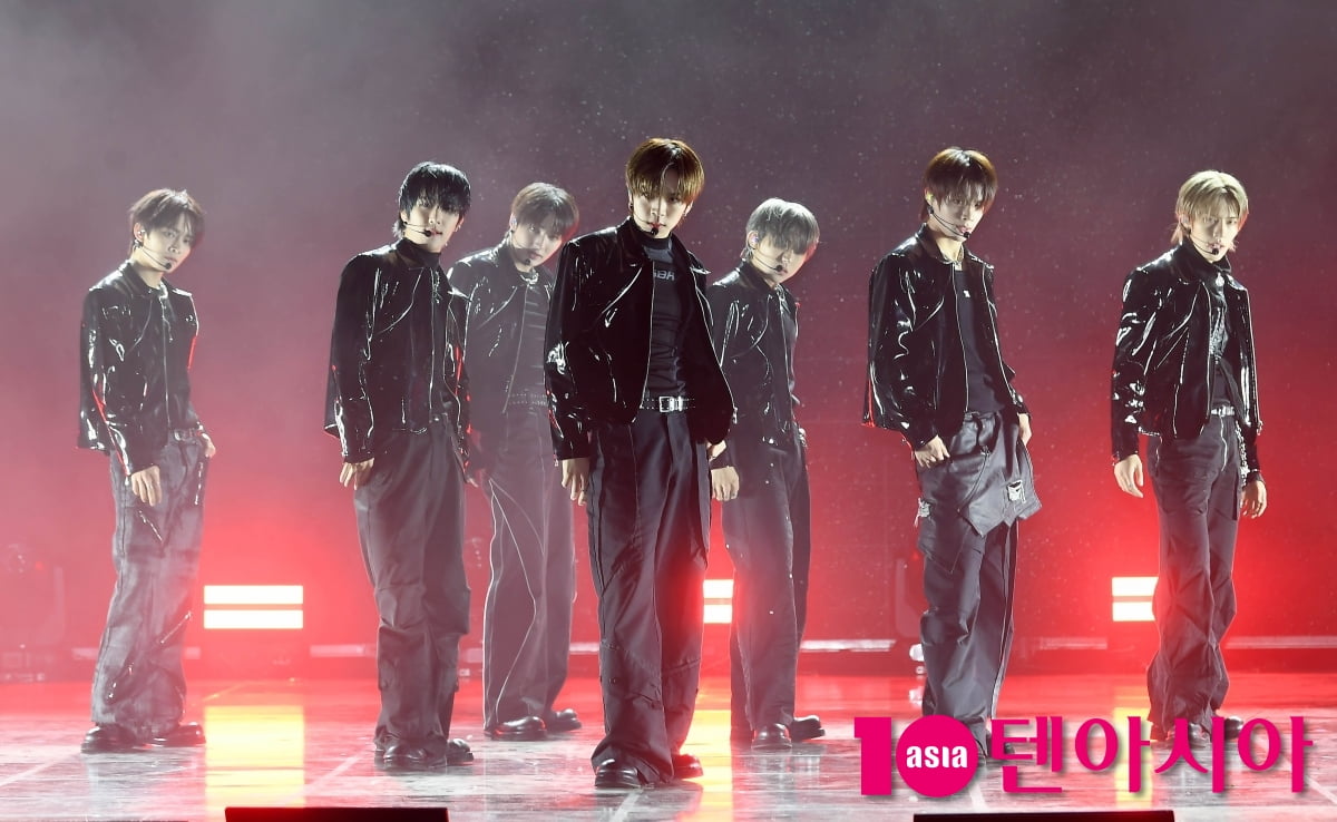 누에라, 첫 미니 앨범 'New is Now'으로 데뷔[TEN포토+]