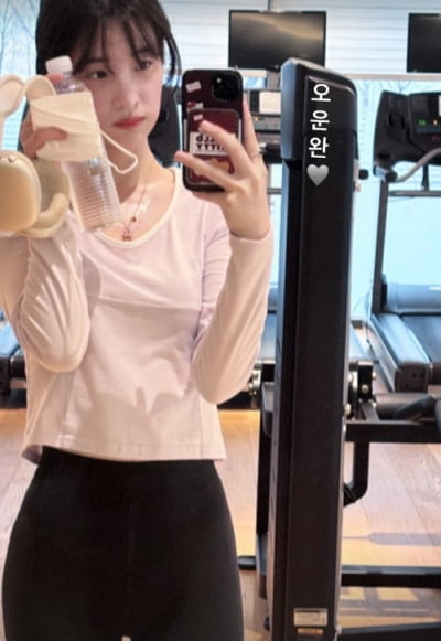 율희 "배우 데뷔 후 추가 감량 요구 받아"→있던 볼륨 다 사라졌다