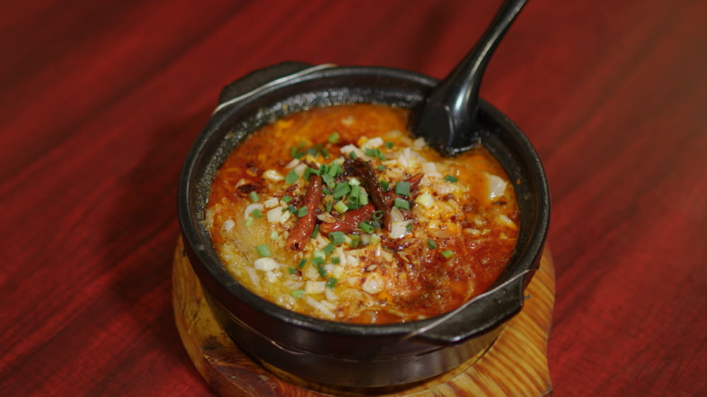 '희소식' 성시경, 첫 만남부터 ♥애칭 만들었다…"연인과 함께 오면 좋을 듯"('미친맛집')