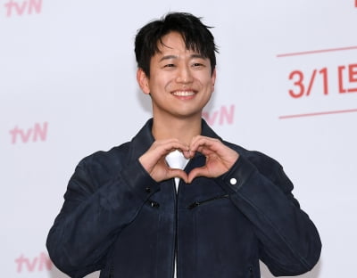 신현승, 막내의 행복한 미소[TEN포토+]