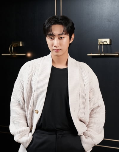 '메신저로 ♥연애' 진영, '첫사랑' 트와이스 다현 두고 동성 키스…"처음"('그시절')[TEN인터뷰]