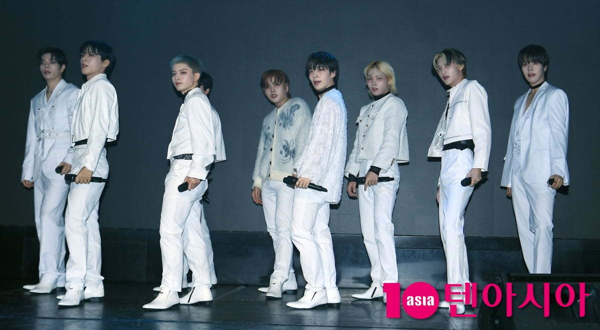 쓰리웨이, 타이틀곡 '음'으로 떨리는 데뷔 무대[TEN포토]