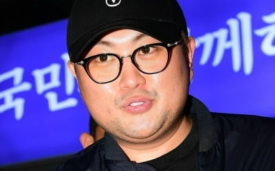 トロット歌手キム・ホジュン、控訴審で反省文を読み上げる