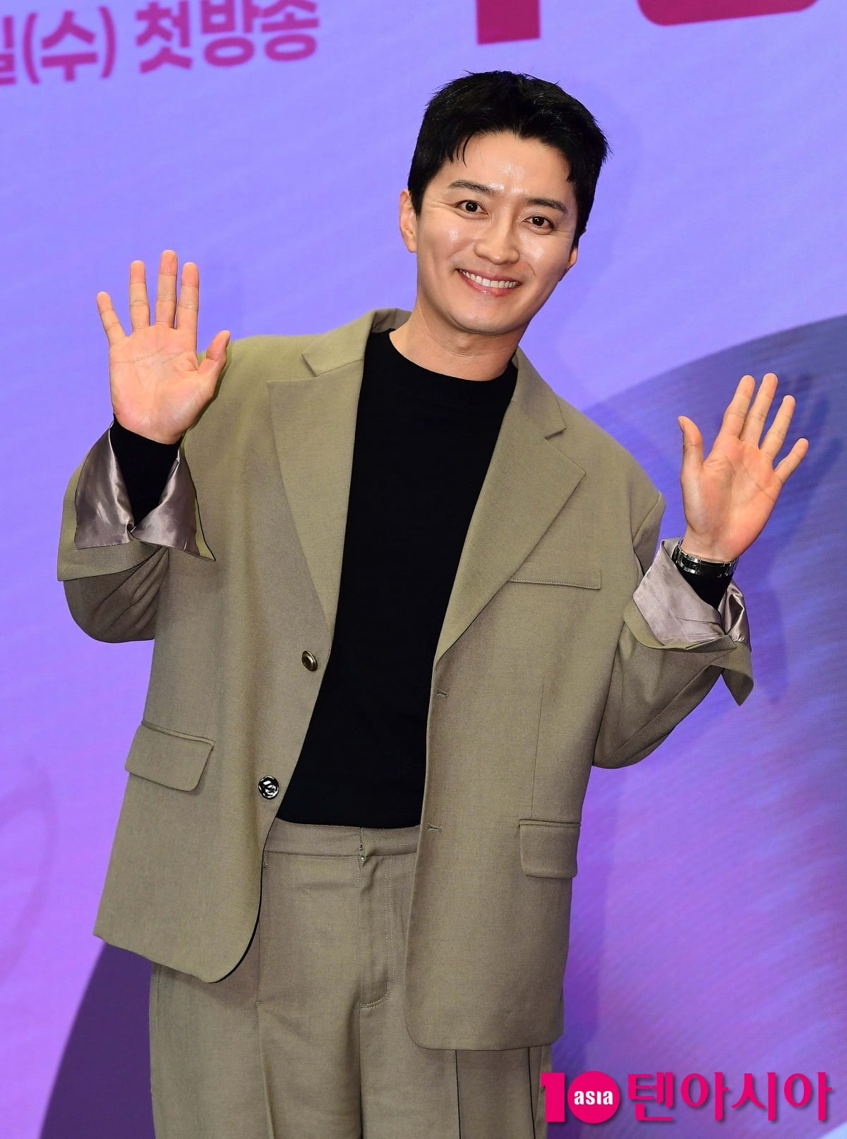 [종합] '소이현♥' 인교진, 결국 눈물 쏟았다…'200억 CEO' 父와 "관계 어색해져" ('잘생긴트롯') 