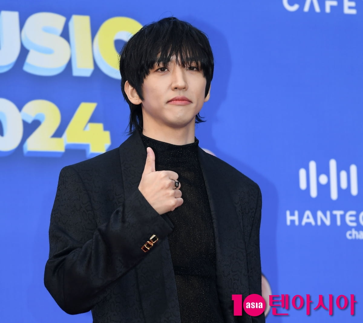 '싱어게인 우승' 이승윤, 9년 교제한 연인과 이달 결혼 "조용히 예쁘게 살겠다" [전문] 