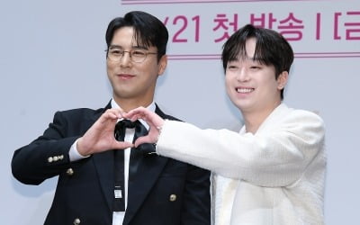 [종합] 장민호·이찬원, 유명배우에 ♥그린라이트 보냈다…"홍콩 영화의 한 장면" ('잘생긴트롯')