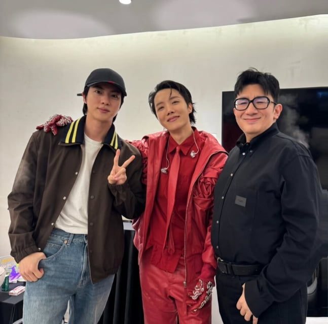 방탄소년단 진, 제이홉, 방시혁 하이브 의장/ 사진=방시혁 SNS 갈무리