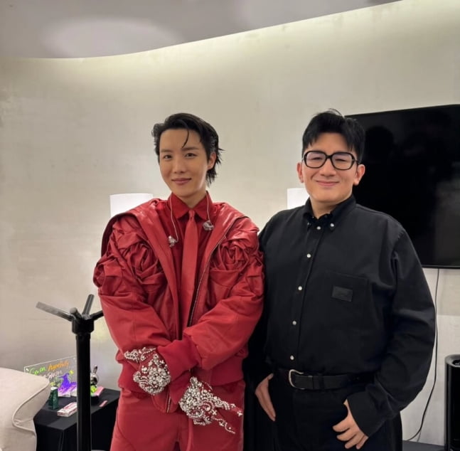 제이홉, 방시혁/ 사진=방시혁 SNS 갈무리