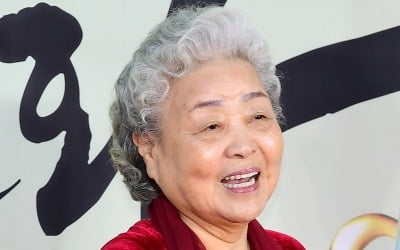 [종합] 불륜도 참았는데…'84세' 강부자, ♥남편 실체 폭로했다 "성질 무서워, 밥 먹다 숟가락으로" ('4인용식탁')