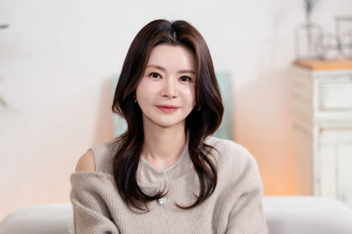 [종합] 황정음, 연기 논란 터졌다…결혼 12일 만에 이혼→혼인 신고 NO, 여배우들의 실체 '솔로라서'