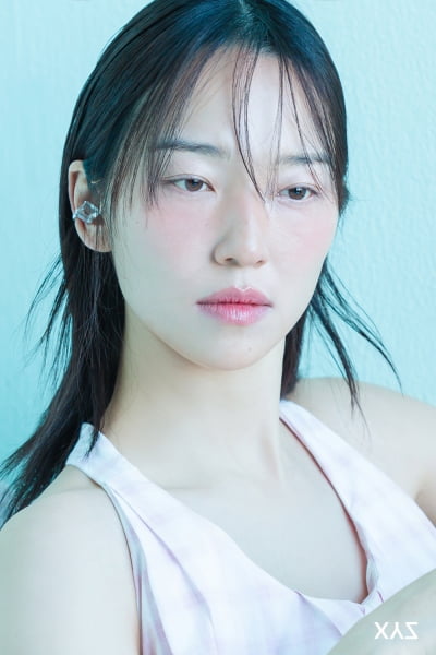 Actress Geum Hae-na Shines in New Harper's Bazaar Feature