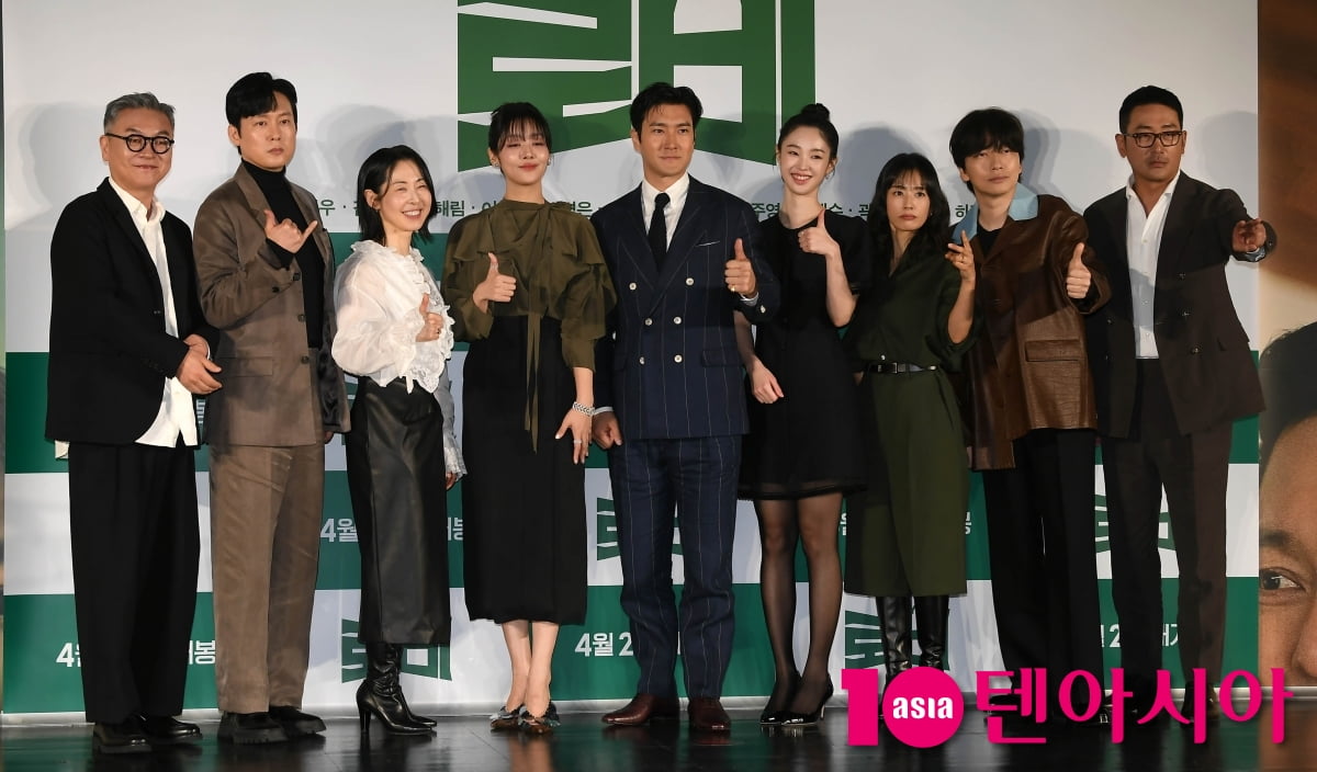 영화 '로비' 주역들 힘찬 파이팅![TEN포토+]