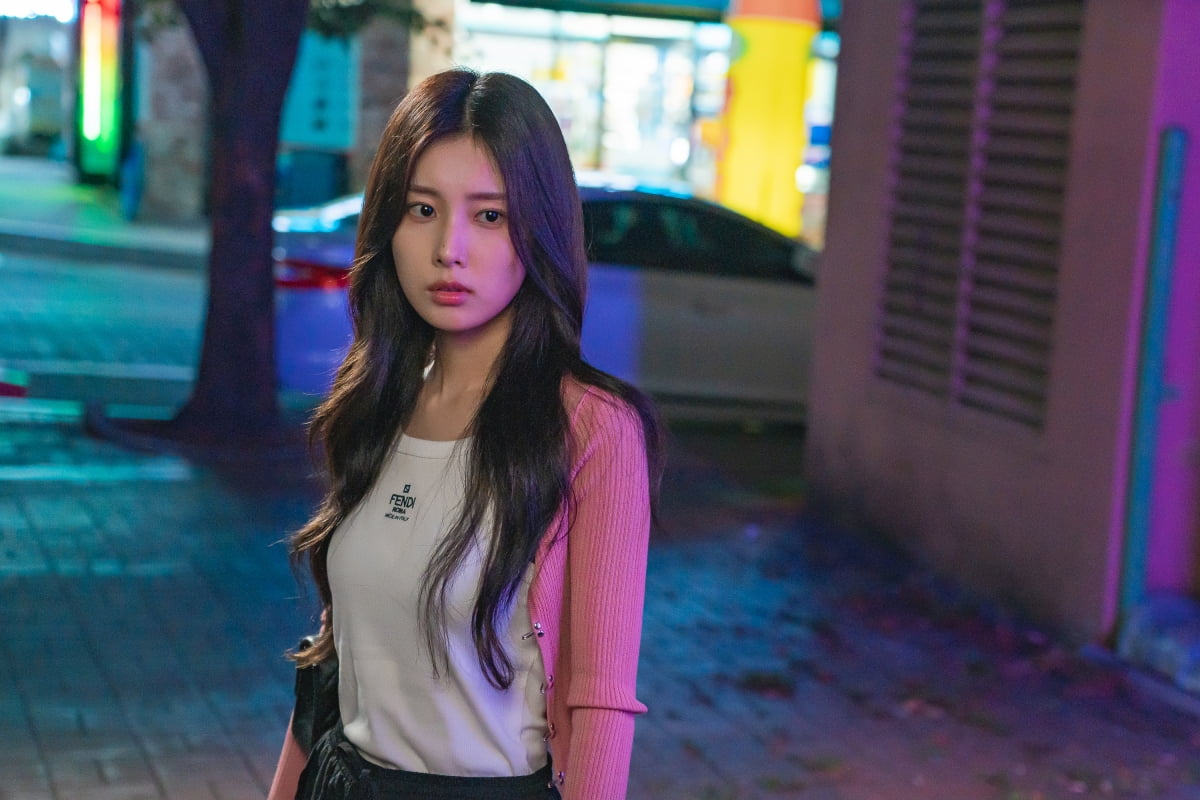 '금수저' 이혜리, 1등 놓쳤지만…74만원짜리 명품 머리띠만으로 눈에 띄네('선의의 경쟁')