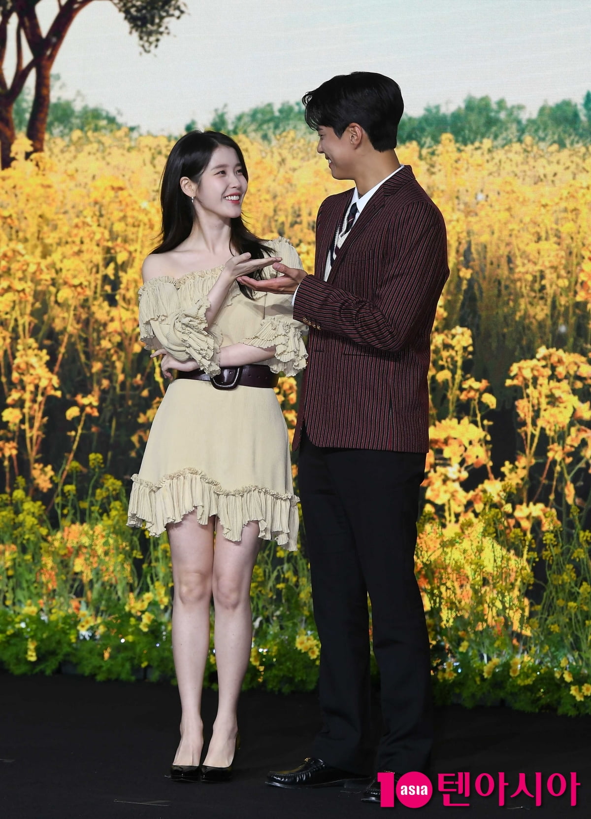 박보검-아이유, 동갑내기 첫사랑 분위기[TEN포토]