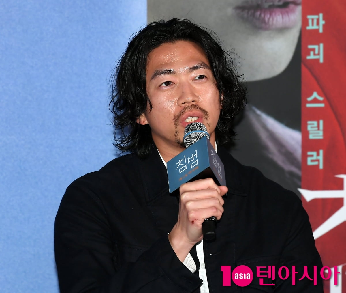 이정찬 감독, 웹툰을 실사화보다 인물들 설득력 가지는데 주안점[TEN포토]