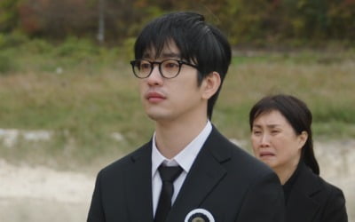 '노정의♥' 박진영, 배달원으로 취직했다…이사직 내려놓더니 돌연 서울 떠나 ('마녀')
