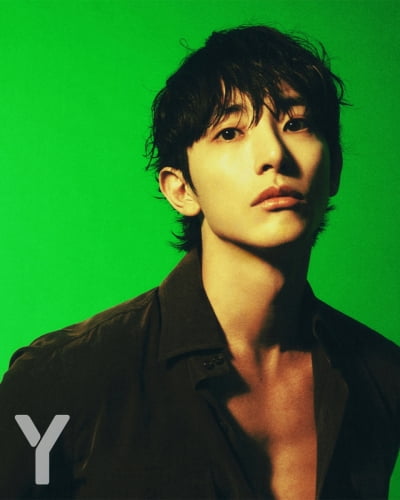 '184cm 72kg' 이수혁, 19금 연기 도전하더니…관능적 섹시미 '눈길' [화보]