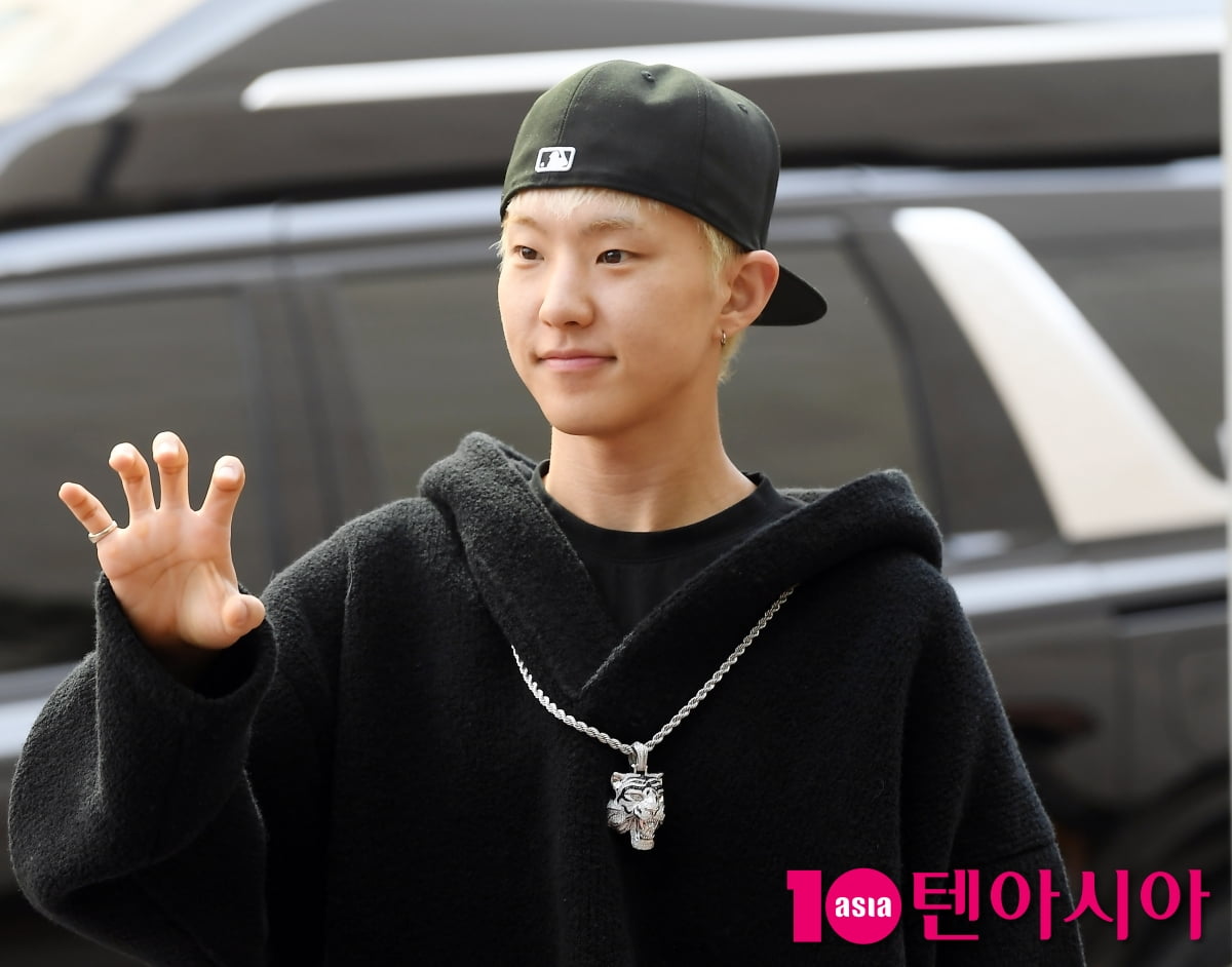 세븐틴 호시, 사슴 눈망울...호랑이의 시크한 블랙[TEN포토+]