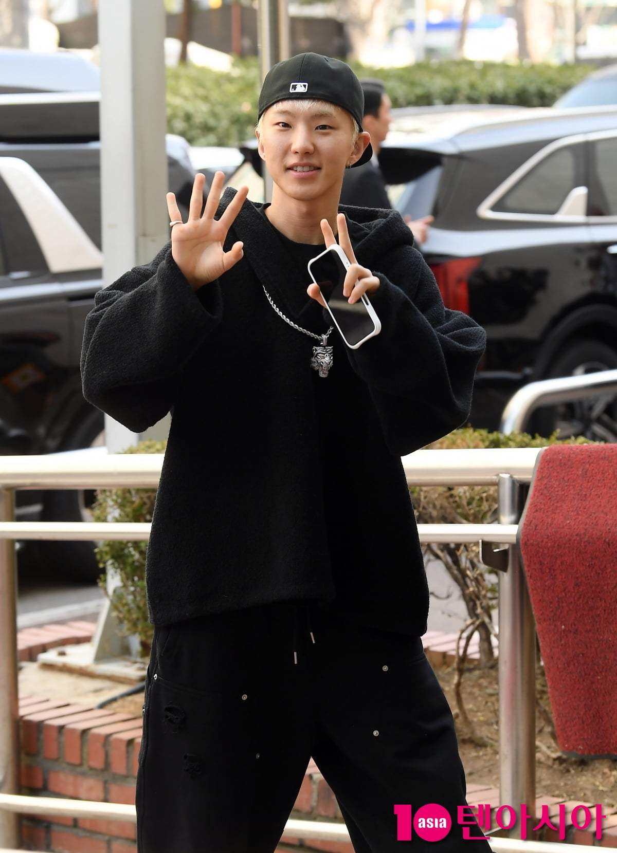 세븐틴 호시, 심쿵 눈맞춤...상남자의 꽃미소[TEN포토+]