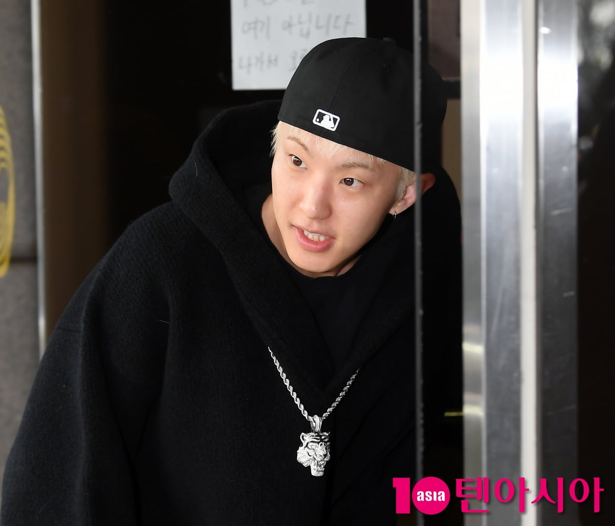 세븐틴 호시, 심쿵 눈맞춤...상남자의 꽃미소[TEN포토+]