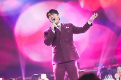 출연진 오열 사태 터졌다…"할머니 제가 너무 늦게 왔죠" ('미스터트롯3')