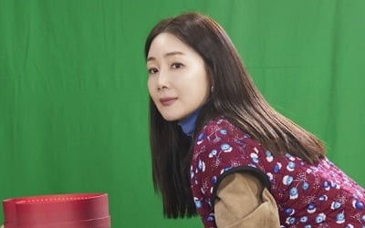 '49세' 최지우, 녹화 도중 극대노 했다…후배의 세월 공격에 속수무책 무너져 "못 믿겠어" ('직장인들')