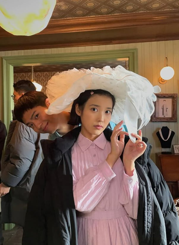 사진=아이유 SNS