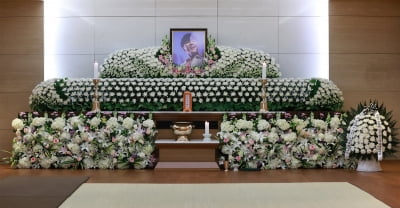 故 フィソンさんの葬儀、残念な別れ