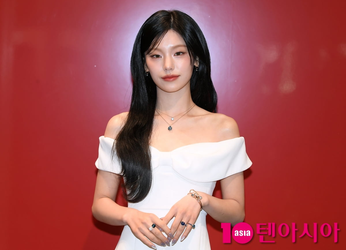 있지 예지, 오프숄더로 우아하게....봄의 여인[TEN포토+]