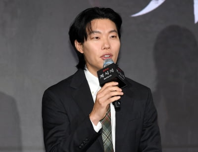 류준열, 글로벌 팬심 노린 출연이었나…"해외서 한국에 관심 많더라"('계시록')