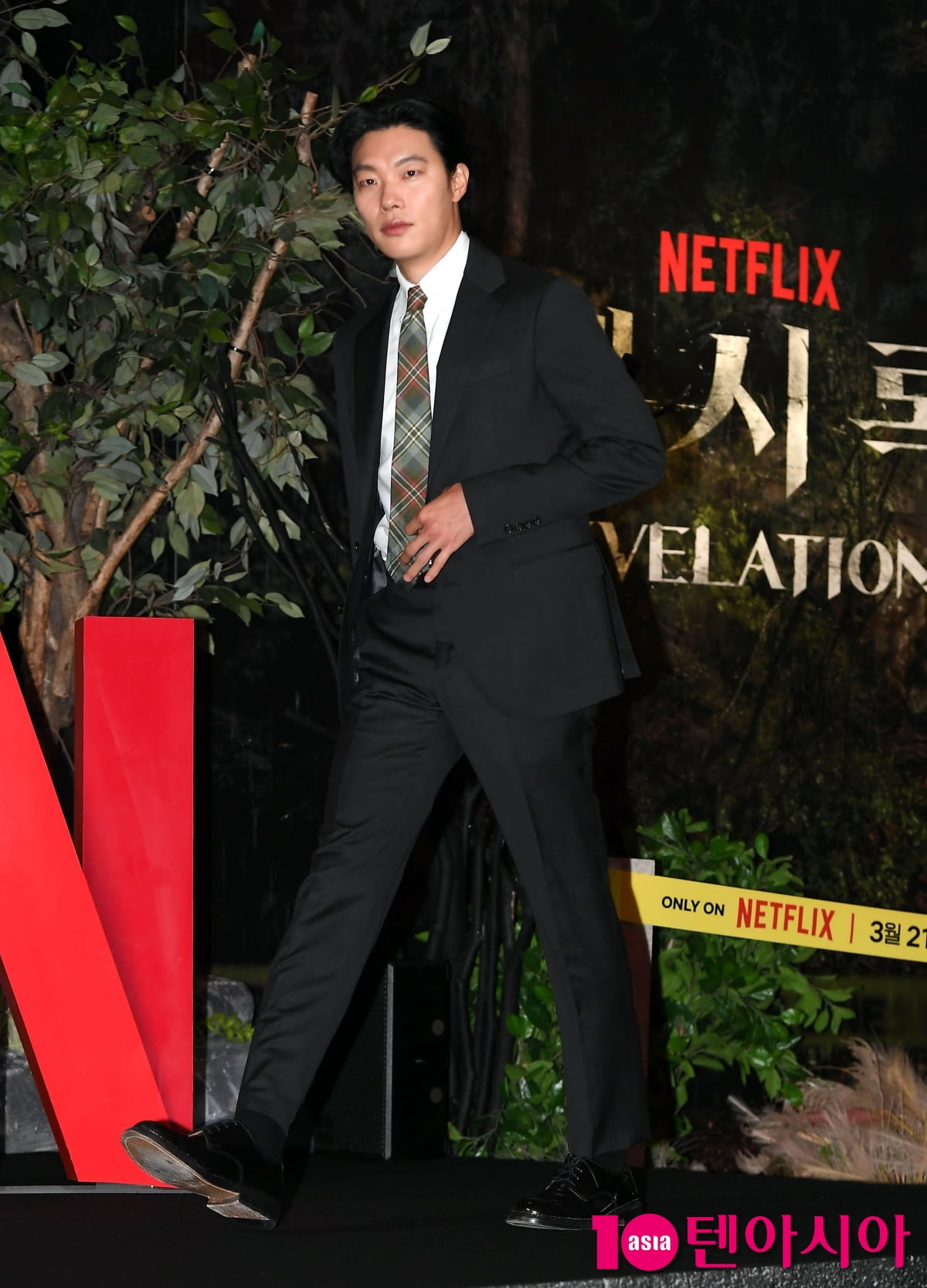 류준열, 화려한 슈트핏[TEN포토+]