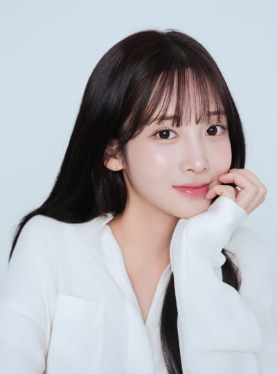 元Lovelyzのユ・ジエ、新ウェブドラマ『今日の天気はセクシー』で本格的な演技変身