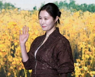 [종합] 문소리 母, 알고보니 김수현 처조모였다 "'눈물의 여왕' 출연…안타까운 이야기" ('유퀴즈')