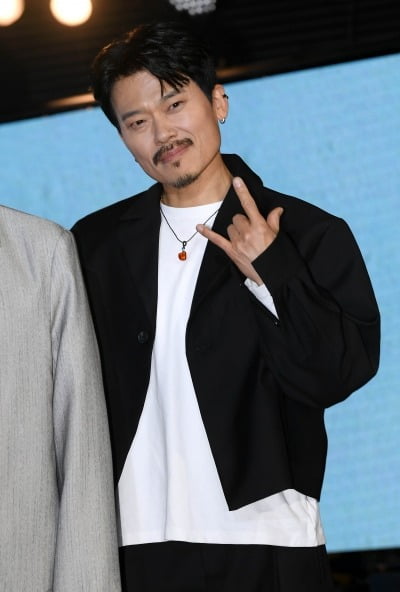 '55세' YB 박태희, 서울 자가 마련했다…윤도현 "내 자작곡 200개 합친 수준으로 벌어" ('보고싶었어')