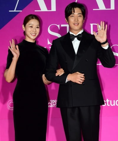 [종합] 잘못은 '불륜' 강경준이 했는데…장신영, 녹화 도중 오열 "친구들이 원동력" ('편스토랑')