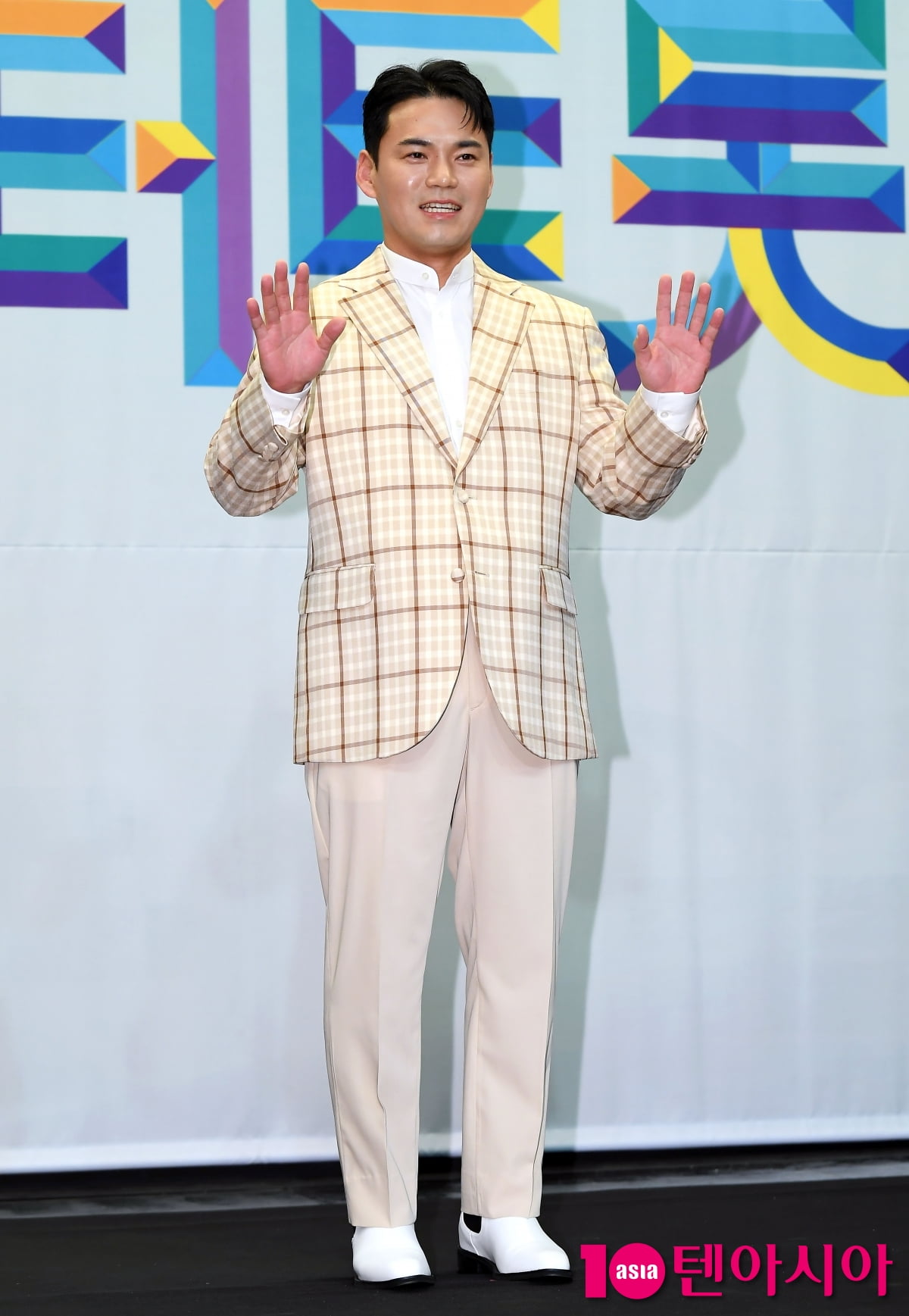 천록담(이정), 신인 트롯가수 인사드립니다[TEN포토+]