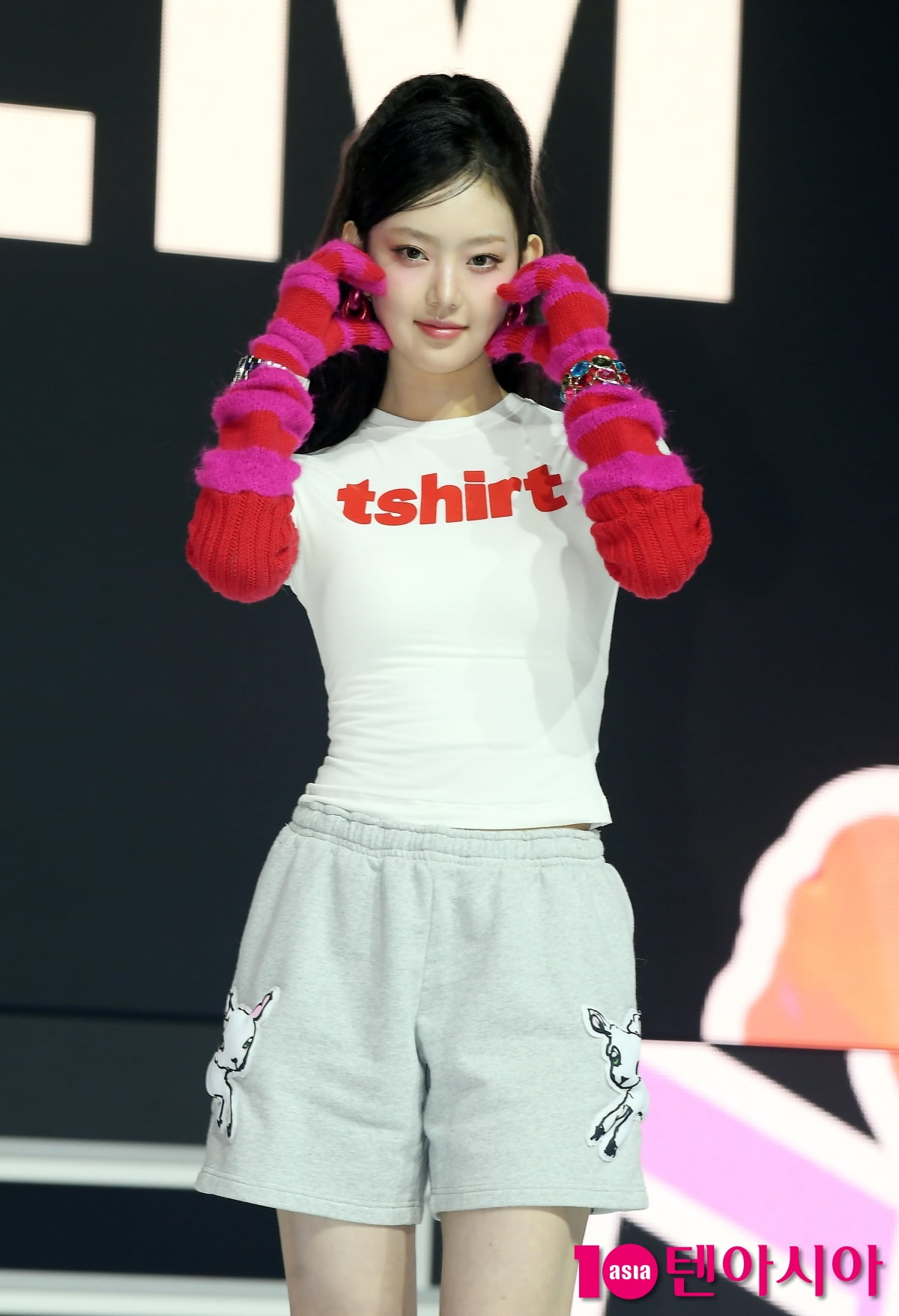 키키(KiiiKiii) 이솔, 핑크 무당벌레TEN포토+]