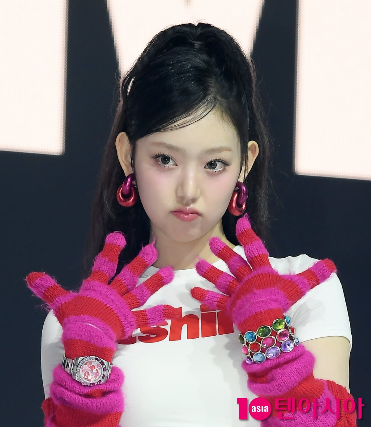 키키(KiiiKiii) 이솔, 핑크 무당벌레TEN포토+]