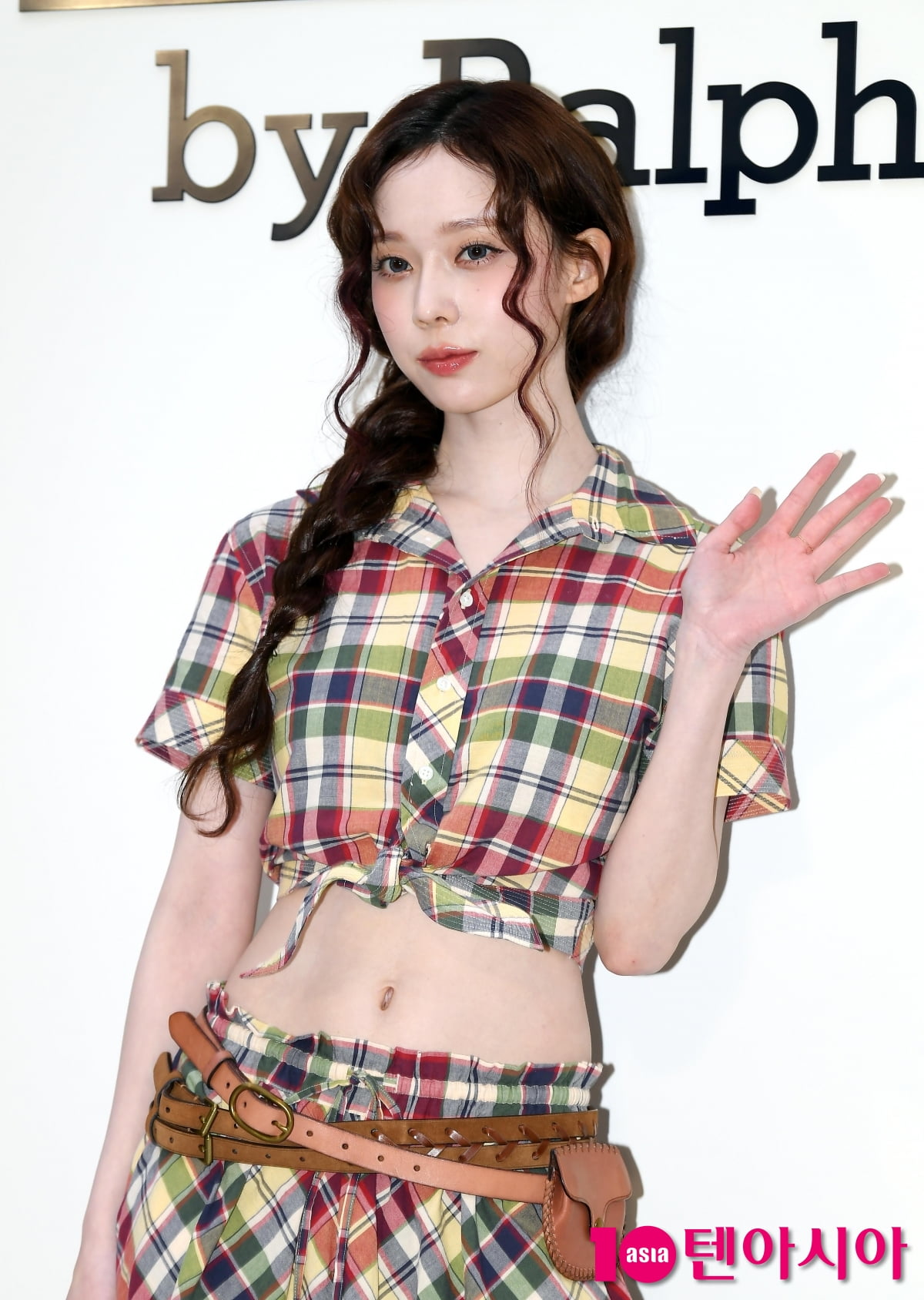 에스파 윈터, 감탄사가 절로 나오는...보헤미안 체크 스타일[TEN포토+]