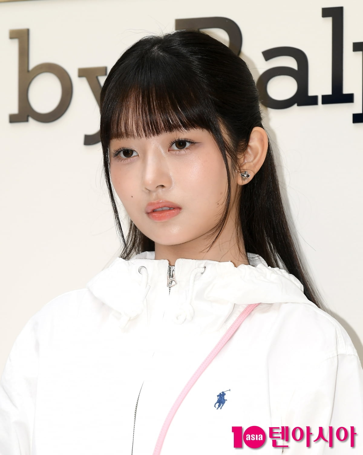 아이브 레이, 분위기 잡는 귀요미...매력으로 빈틈없는 미모 [TEN포토+]