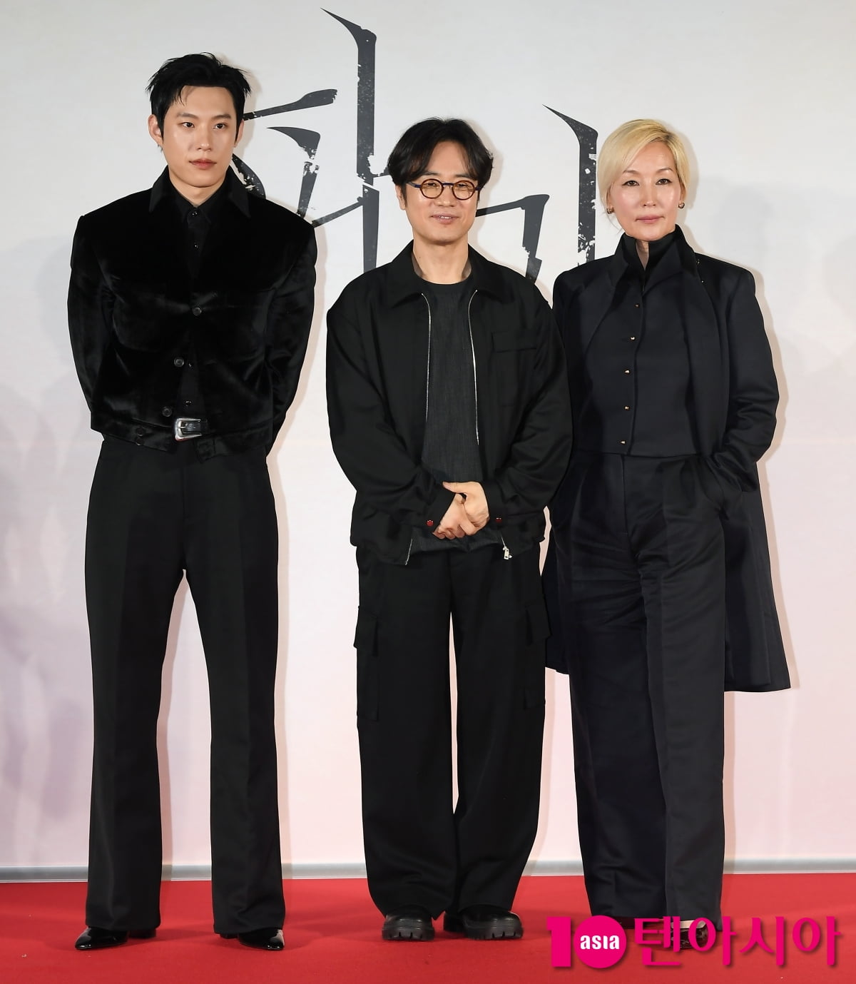 민규동 감독-이혜영-김성철, 영화 '파과' 주역들 힘찬 파이팅[TEN포토+]