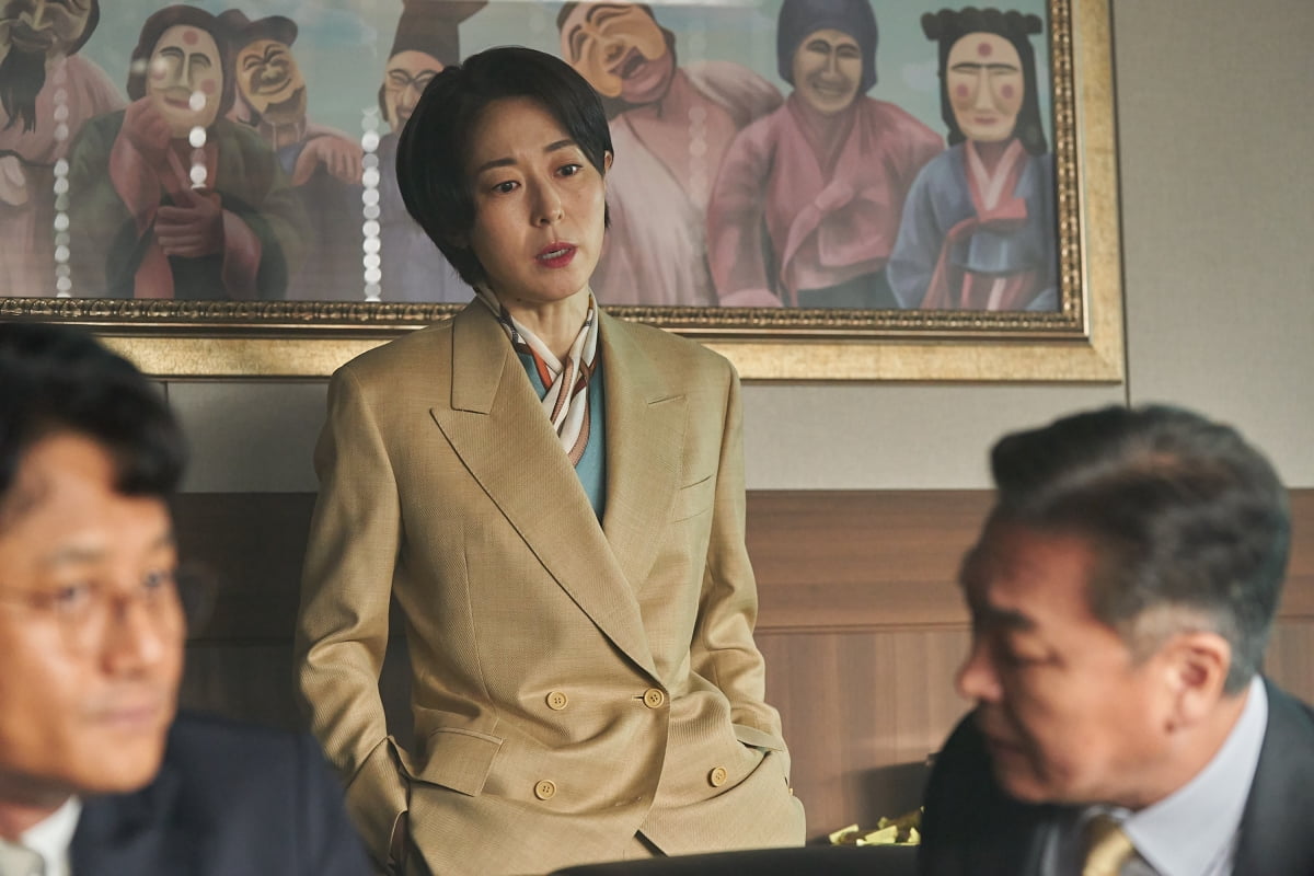 강말금, 골프 치고 스포츠카 타고…'폭싹' 여관 주인장과 또 다르네('로비')