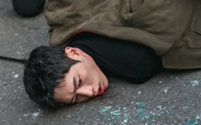 서강준, 살인 혐의로 체포됐다…현장서 피범벅 된 채 검거 '일생일대 위기' ('언더스쿨')