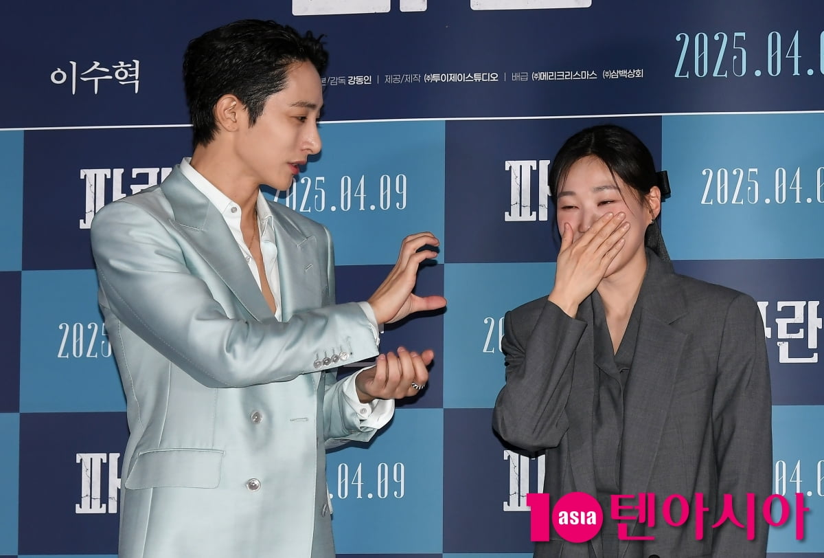 '파란' 이수혁-하윤경, 꿀 떨어지는 눈빛?...티카타카[TEN포토+]