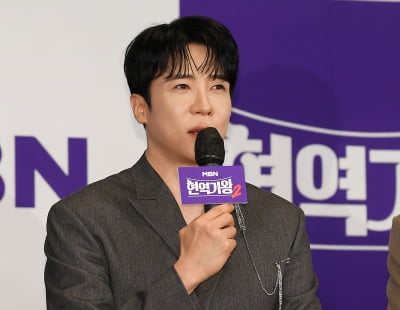 [공식] '동치미' 강제 하차 논란 속…에녹, 박수홍·최은경 13년 바통 이어받았다