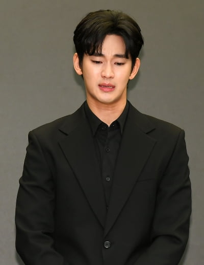 [속보] 김수현 "故김새론 유족, 가짜 증거·편집된 카톡으로 명예훼손"