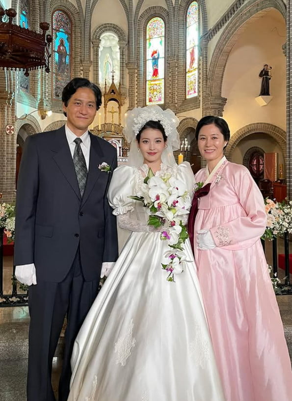 사진=아이유 SNS